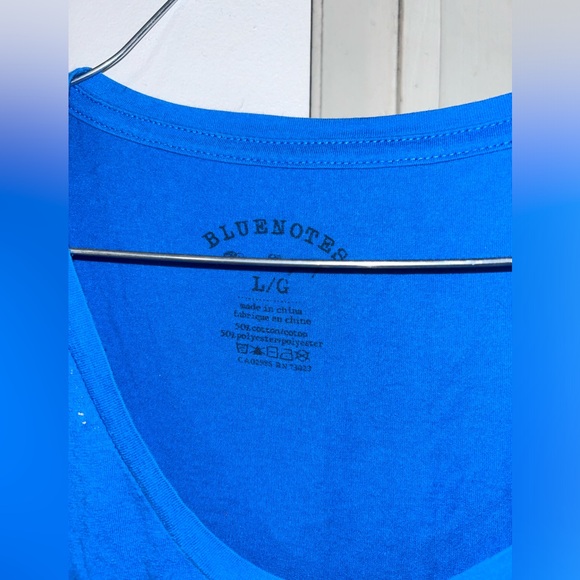 ⭐️Bluenotes YOLO T-Shirt (minor flaw) - Picture 2 of 5